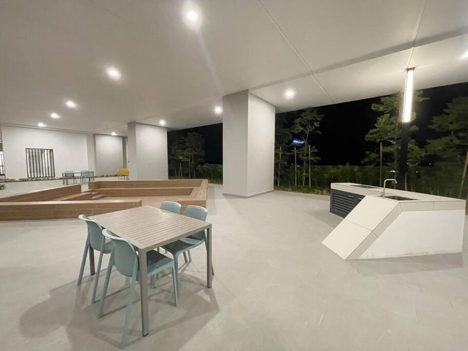 Horizon Suite Homestay, Klia By S&T Homez Сепанг Екстериор снимка